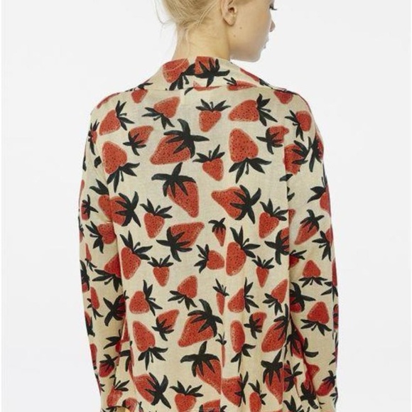 Campania Fantastica Large Strawberry Print Cardigan - Picture 2 of 7